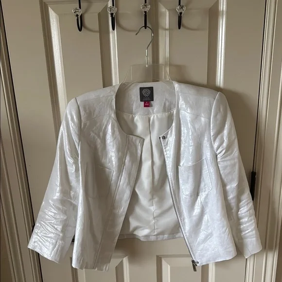 Vince Camuto Women's White Jacket Size 8 EUC - Picture 1 of 14
